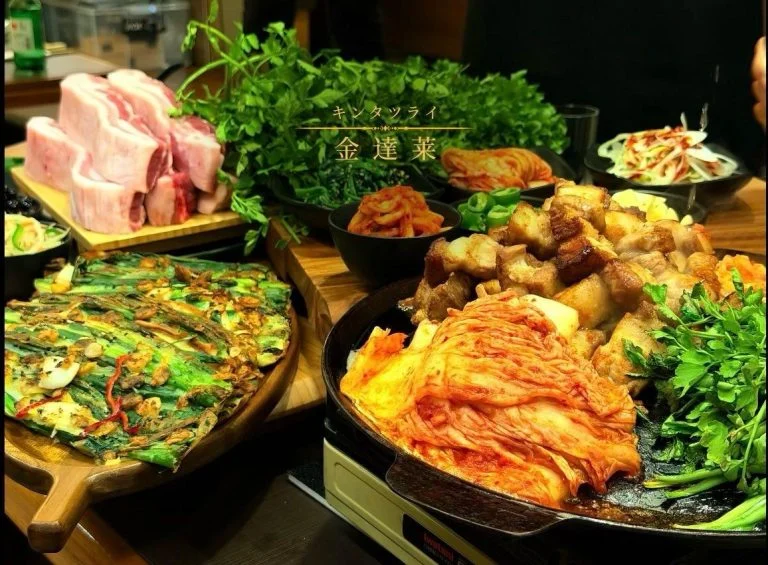 新大久保で韓国料理を楽しむなら、金達莱へ。